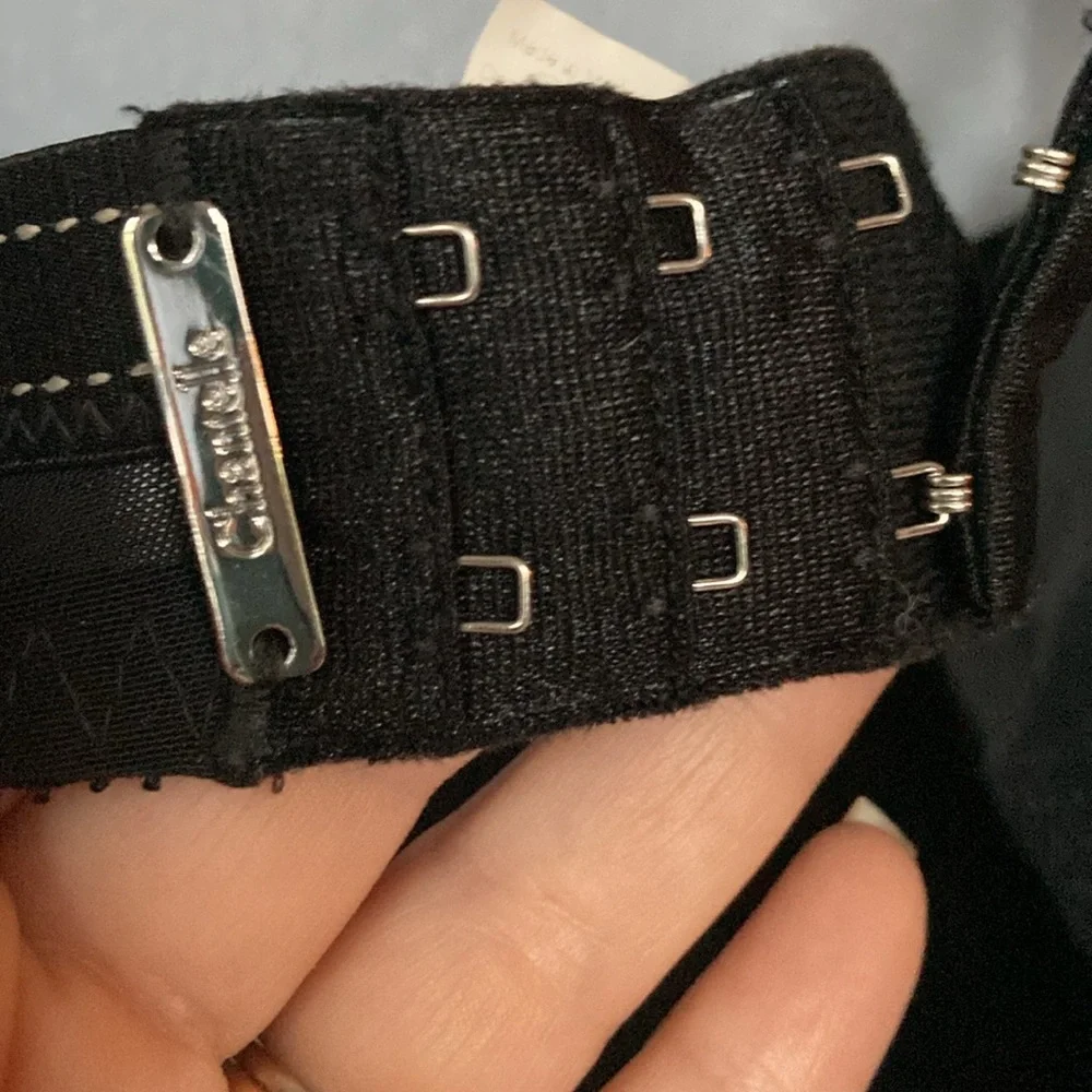 Rive Gauche Full Coverage T-Shirt Bra by CHANTELLE. Black.Underwire. Size 38 DDD - Picture 8 of 13